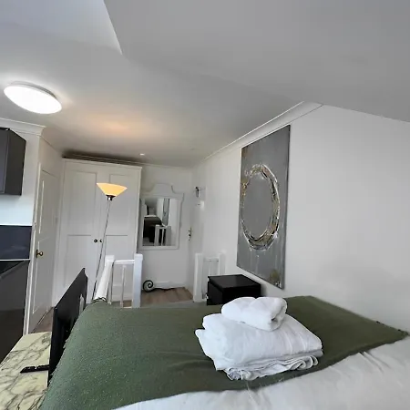 Loft Studio Shepherd'S Bush London Near Everything Exterior photo