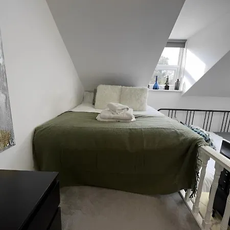 Loft Studio Shepherd'S Bush London Near Everything Exterior photo