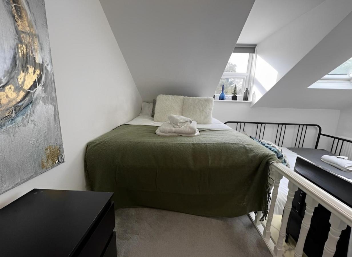 Apartment Loft Shepherd's Bush Near Everything London